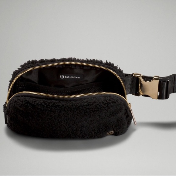 Lululemon Everywhere Fleece Belt Bag - Picture 2 of 2